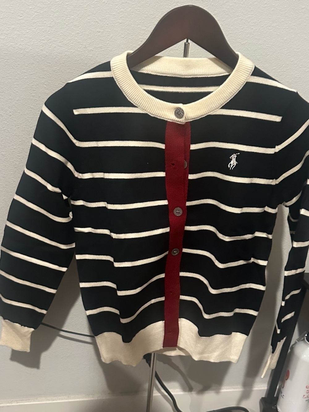 Brand-new Cardigan - Picture 2 of 3